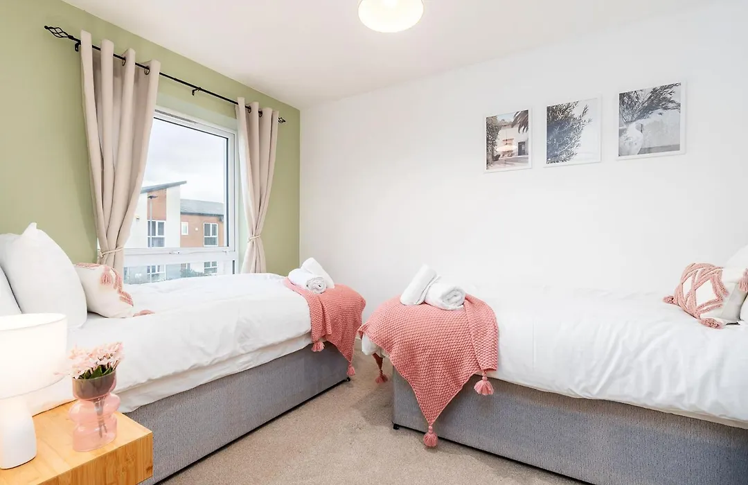 Etihad Stadium & Coop Arena -Manchester-Free Parking-Fast Wi-Fi-1